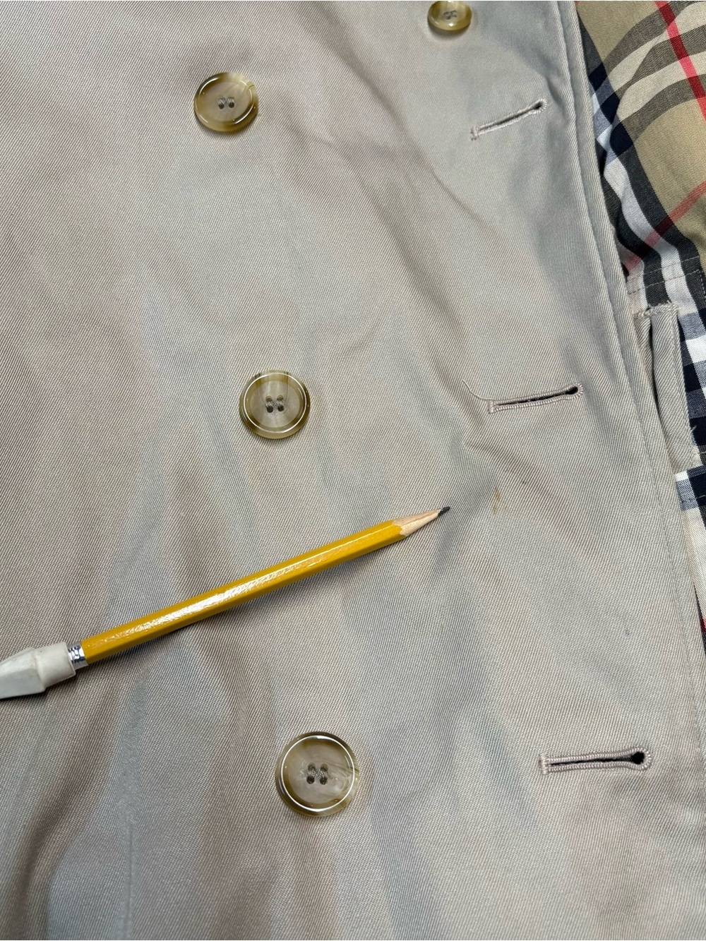 Burberry trench coat. - Picture 14 of 15
